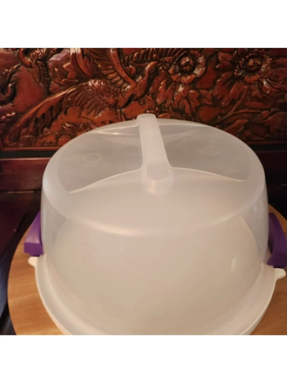 Round Cake and Cupcake Carrier Reversible Base Secure Latch System